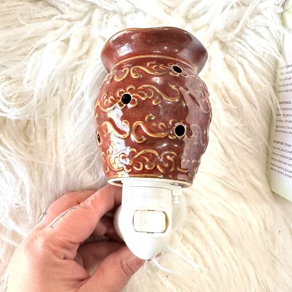 Scentsy Roma Brown Wall Plug In Wax Warmer With Box - Picture 4 of 5